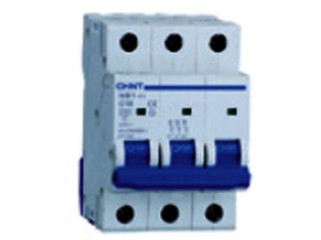 INTERRUTTORE M/T 3P 6A CURVA B 6KA - CHT 180387